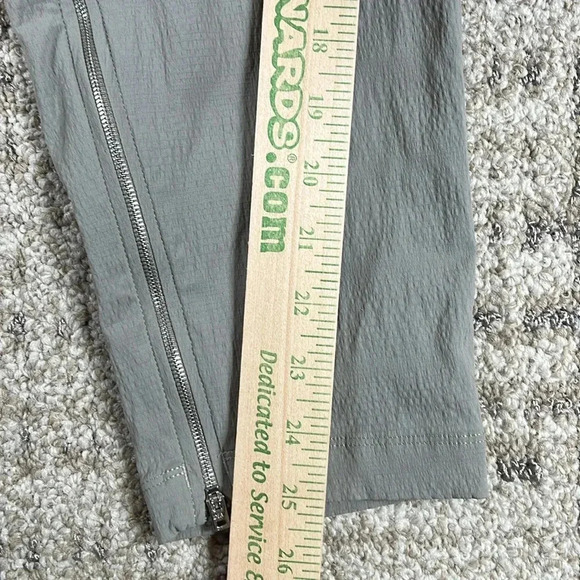 Athleta Mod Trekkie Crop Woven Pull On Pants Gray Casual Walking Travel Fit Sz 2 - Picture 9 of 11